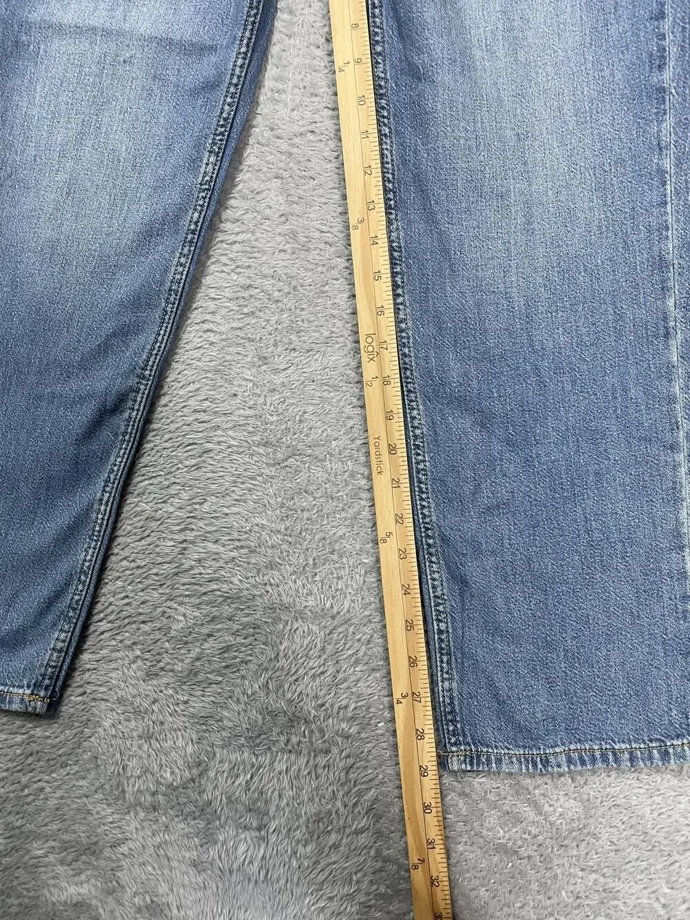 Banana Republic Slim Straight Jeans Mens 33x30* Blue Summerweight Denim Med Wash